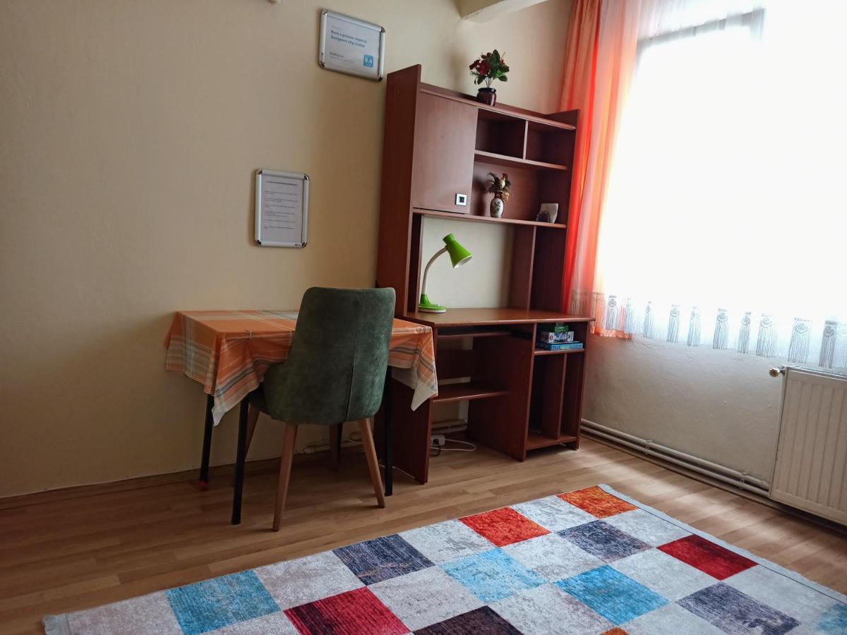 Private Room Close To Merter And Gungoren Textile Center Istanbul Luaran gambar